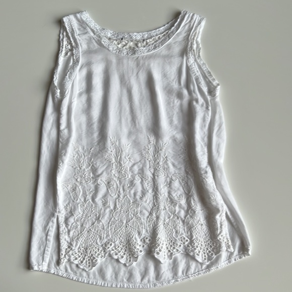 Bundle 2 embroidered lace, floral-lace detailing, sleeveless tops white - Picture 6 of 16